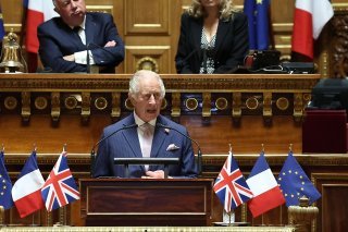 Devant les parlementaires français, Charles III a plaidé pour une "Entente pour la Durabilité" entre Londres et Paris afin de répondre "plus efficacement" à "l'urgence mondiale en matière de climat et de biodiversité".